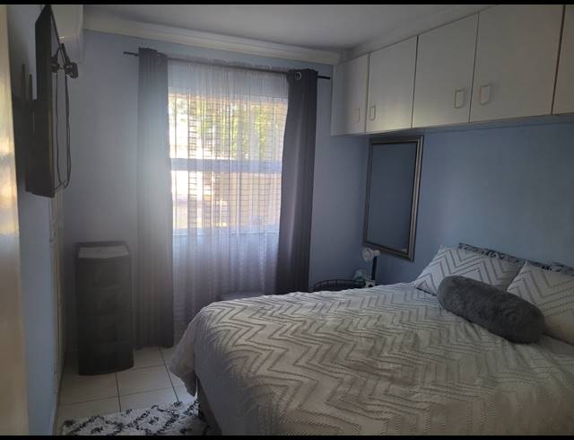 2 BEDROOM APARTMENT TO LET IN ESSENWOOD